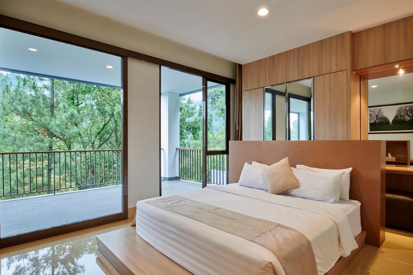 Narwastu Hill View Villa 6 Bedrooms With A Private Swimming Pool Бандунг Экстерьер фото